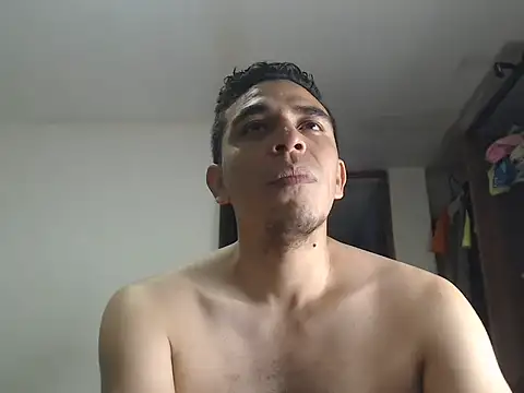jeancarloscum12 online show from 07-06-26, 11:40
