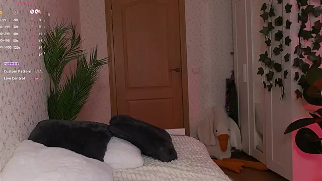 Snapshot of _aleksa_ chatting on 12-12-24, 06:53 aleksa online show from 12-12-24, 06:53