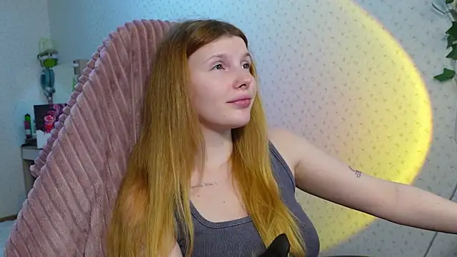 Snapshot of _aleksa_ chatting on 03-09-25, 05:17 aleksa online show from 03-09-25, 05:17