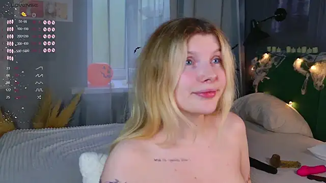 Snapshot of _aleksa_ chatting on 11-01-25, 07:10 aleksa online show from 11-01-25, 07:10