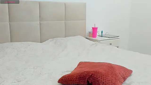 Snapshot of Sunshine_Eva chatting on 10-21-25, 05:13 Sunshine Eva online show from 10-21-25, 05:13