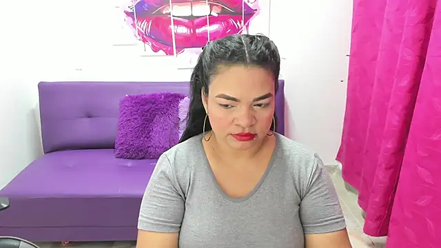 Snapshot of Cloe_35 chatting on 03-05-25, 02:01 Cloe 35 online show from 03-05-25, 02:01