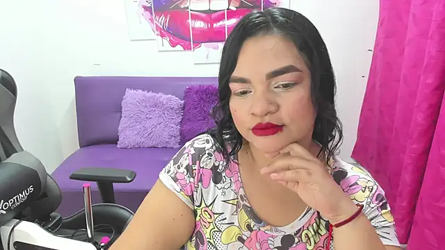 Snapshot of Cloe_35 chatting on 03-19-25, 07:49 Cloe 35 online show from 03-19-25, 07:49