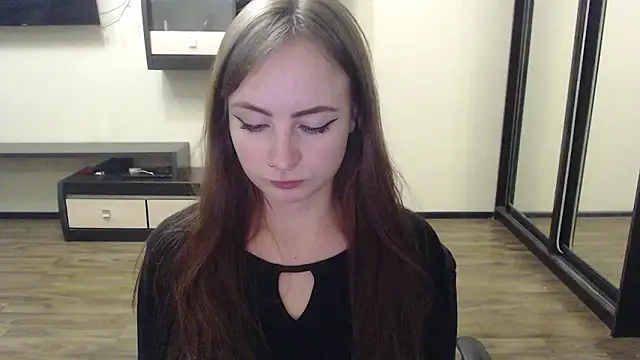 Snapshot of Laralianna chatting on 12-08-24, 06:39 Laralianna online show from 12-08-24, 06:39