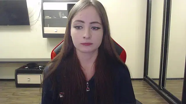 Snapshot of Laralianna chatting on 12-14-24, 06:41 Laralianna online show from 12-14-24, 06:41