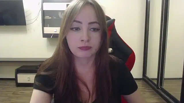 Snapshot of Laralianna chatting on 12-23-24, 09:29 Laralianna online show from 12-23-24, 09:29