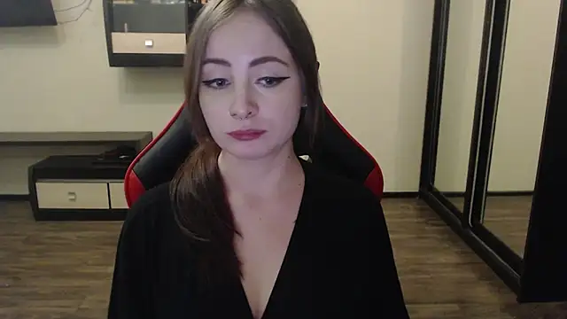 Snapshot of Laralianna chatting on 01-05-25, 11:55 Laralianna online show from 01-05-25, 11:55