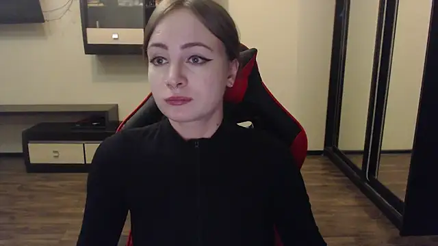 Snapshot of Laralianna chatting on 01-09-25, 07:42 Laralianna online show from 01-09-25, 07:42