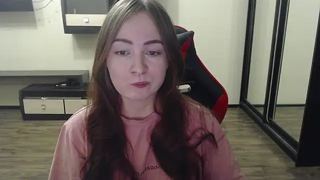 Snapshot of Laralianna chatting on 02-08-25, 06:12 Laralianna online show from 02-08-25, 06:12