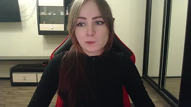 Snapshot of Laralianna chatting on 02-20-25, 08:47 Laralianna online show from 02-20-25, 08:47