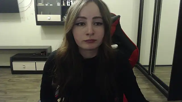 Snapshot of Laralianna chatting on 02-21-25, 07:43 Laralianna online show from 02-21-25, 07:43