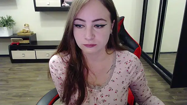 Snapshot of Laralianna chatting on 09-10-25, 08:14 Laralianna online show from 09-10-25, 08:14