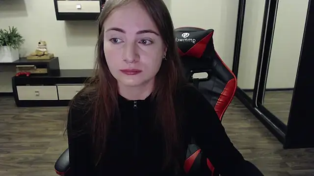 Snapshot of Laralianna chatting on 09-12-25, 12:55 Laralianna online show from 09-12-25, 12:55