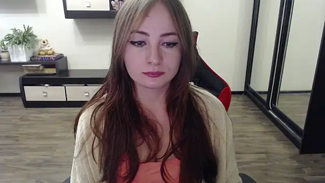 Snapshot of Laralianna chatting on 09-23-25, 01:25 Laralianna online show from 09-23-25, 01:25