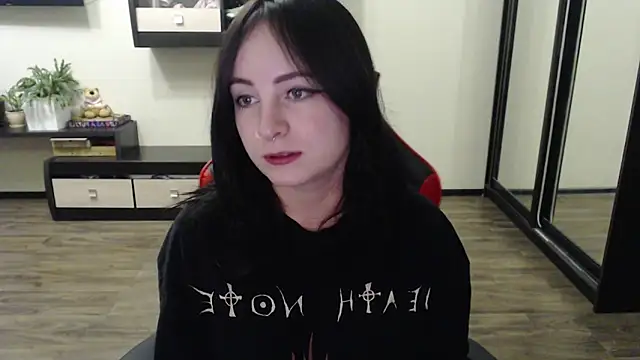 Snapshot of Laralianna chatting on 10-04-25, 05:44 Laralianna online show from 10-04-25, 05:44