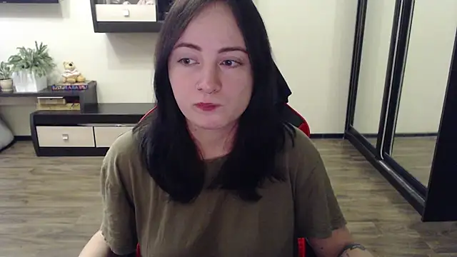 Snapshot of Laralianna chatting on 10-09-25, 10:02 Laralianna online show from 10-09-25, 10:02