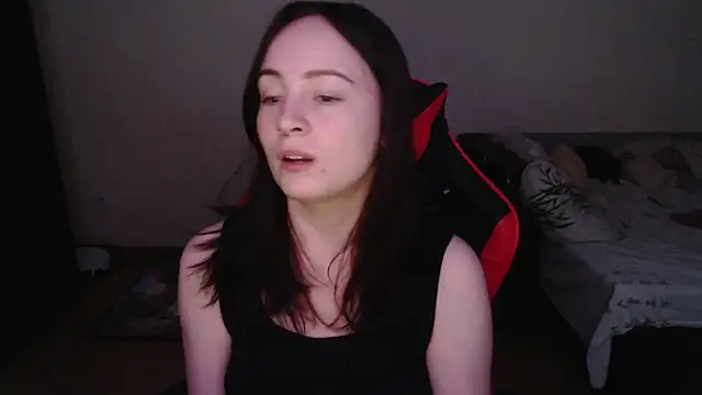 Snapshot of Laralianna chatting on 11-11-25, 08:42 Laralianna online show from 11-11-25, 08:42