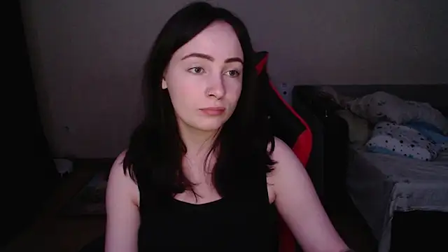 Snapshot of Laralianna chatting on 11-13-25, 02:54 Laralianna online show from 11-13-25, 02:54