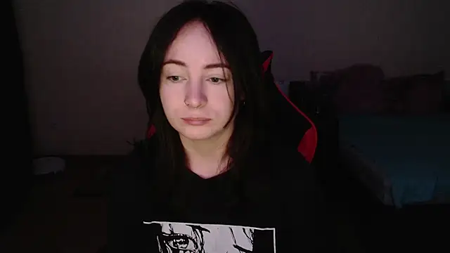 Snapshot of Laralianna chatting on 11-20-25, 02:23 Laralianna online show from 11-20-25, 02:23