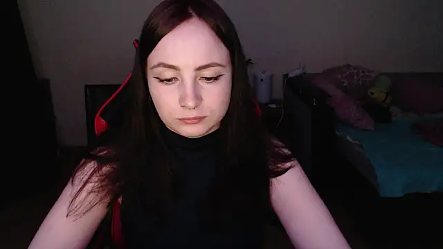 Laralianna online show from 04-12-26, 05:07