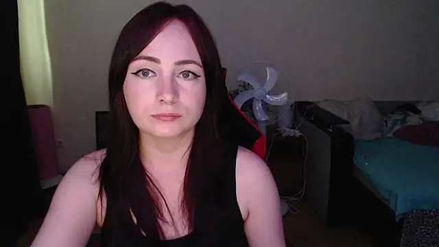Snapshot of Laralianna chatting on 07-06-26, 01:52 Laralianna online show from 07-06-26, 01:52