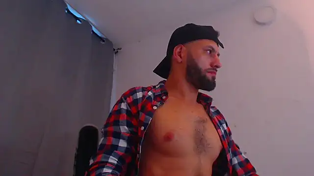 Snapshot of Oliverdrew_1 chatting on 01-25-25, 11:00 Oliverdrew 1 online show from 01-25-25, 11:00