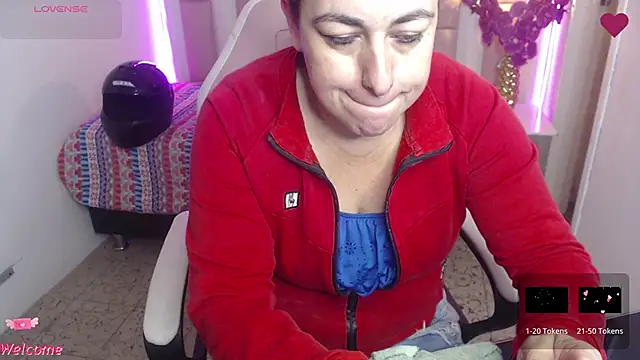 Snapshot of Barbiegomez chatting on 12-13-24, 10:51 Barbiegomez online show from 12-13-24, 10:51