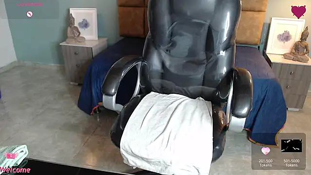 Snapshot of Barbiegomez chatting on 12-18-24, 03:37 Barbiegomez online show from 12-18-24, 03:37