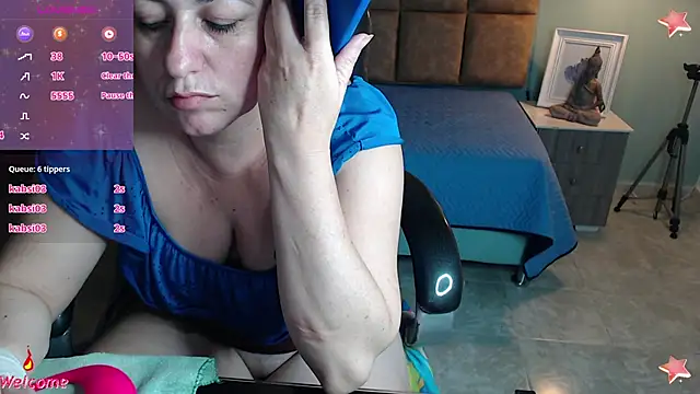 Snapshot of Barbiegomez chatting on 02-06-25, 10:48 Barbiegomez online show from 02-06-25, 10:48