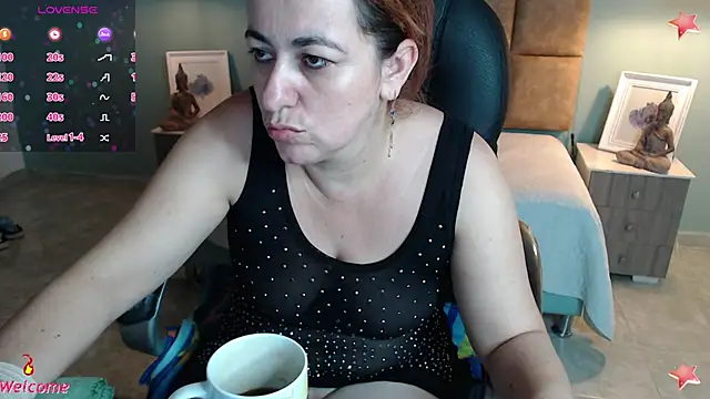 Snapshot of Barbiegomez chatting on 02-19-25, 03:28 Barbiegomez online show from 02-19-25, 03:28