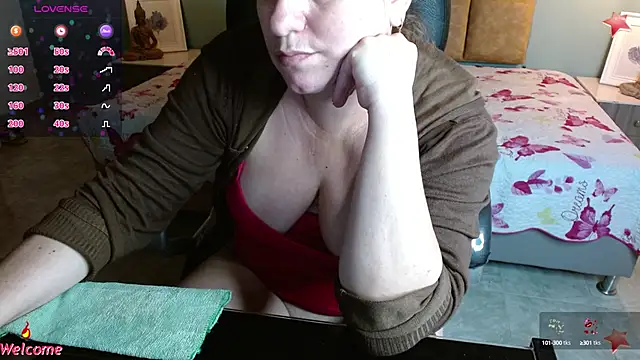 Snapshot of Barbiegomez chatting on 03-13-25, 09:21 Barbiegomez online show from 03-13-25, 09:21