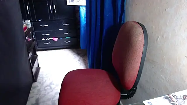 Snapshot of Barbiegomez chatting on 10-08-25, 05:54 Barbiegomez online show from 10-08-25, 05:54