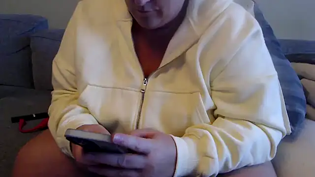 Snapshot of sweeti_Em chatting on 07-02-26, 06:25 sweeti Em online show from 07-02-26, 06:25