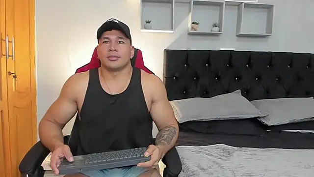 tyler hank01 online show from 04-08-26, 03:06