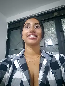 Valentinne z online show from 01-31-25, 02:26