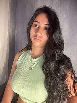 Valentinne z online show from 03-29-26, 10:59