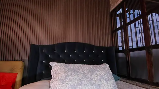 JuliaDawson  online show from 02-14-26, 11:23