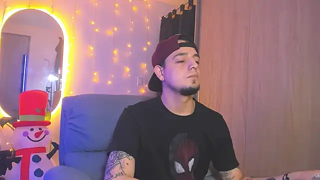 Snapshot of alejandro_calderon1 chatting on 12-13-24, 04:11 alejandro calderon1 online show from 12-13-24, 04:11