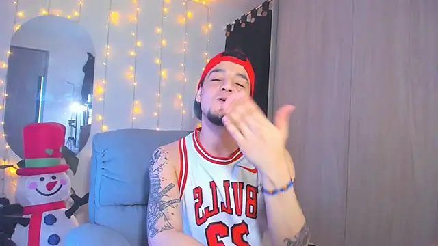 Snapshot of alejandro_calderon1 chatting on 12-14-24, 06:13 alejandro calderon1 online show from 12-14-24, 06:13