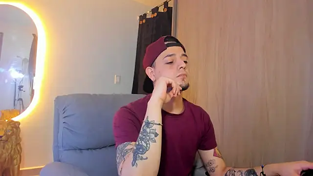 Snapshot of alejandro_calderon1 chatting on 02-17-25, 05:14 alejandro calderon1 online show from 02-17-25, 05:14