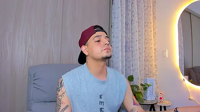 Snapshot of alejandro_calderon1 chatting on 09-12-25, 04:45 alejandro calderon1 online show from 09-12-25, 04:45