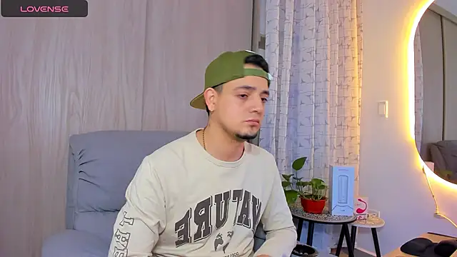 Snapshot of alejandro_calderon1 chatting on 09-19-25, 02:13 alejandro calderon1 online show from 09-19-25, 02:13