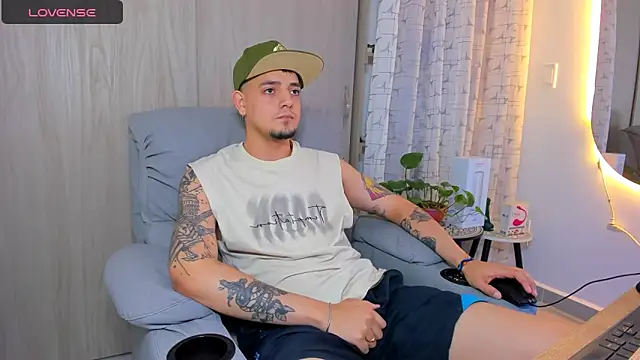 Snapshot of alejandro_calderon1 chatting on 09-25-25, 03:43 alejandro calderon1 online show from 09-25-25, 03:43