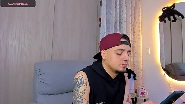 Snapshot of alejandro_calderon1 chatting on 10-29-25, 06:37 alejandro calderon1 online show from 10-29-25, 06:37