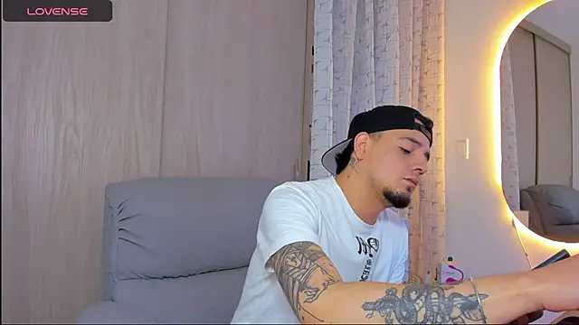 Snapshot of alejandro_calderon1 chatting on 11-15-25, 07:05 alejandro calderon1 online show from 11-15-25, 07:05