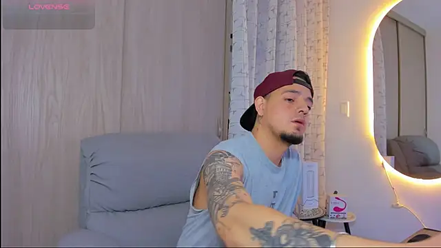 Snapshot of alejandro_calderon1 chatting on 11-17-25, 05:02 alejandro calderon1 online show from 11-17-25, 05:02