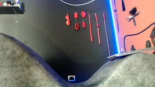 Snapshot of amy-mistress chatting on 11-05-25, 10:32 amy-mistress online show from 11-05-25, 10:32