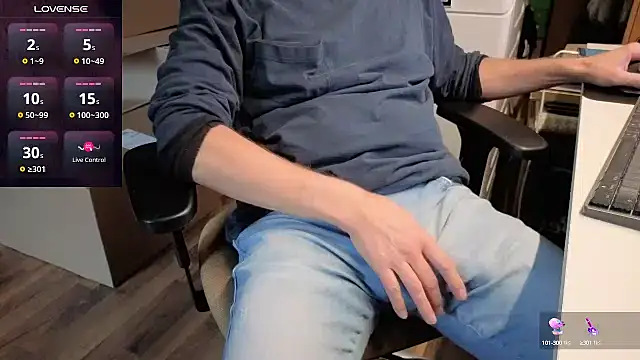 Snapshot of jan_martin chatting on 10-10-25, 06:23 jan martin online show from 10-10-25, 06:23