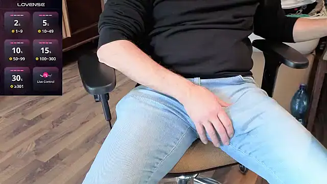 Snapshot of jan_martin chatting on 10-21-25, 08:37 jan martin online show from 10-21-25, 08:37