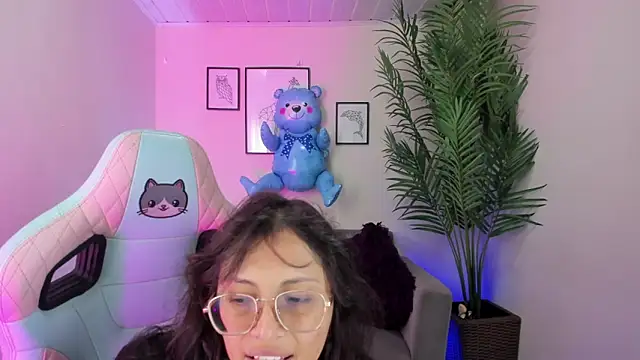 Kyomi chang online show from 03-14-25, 01:02